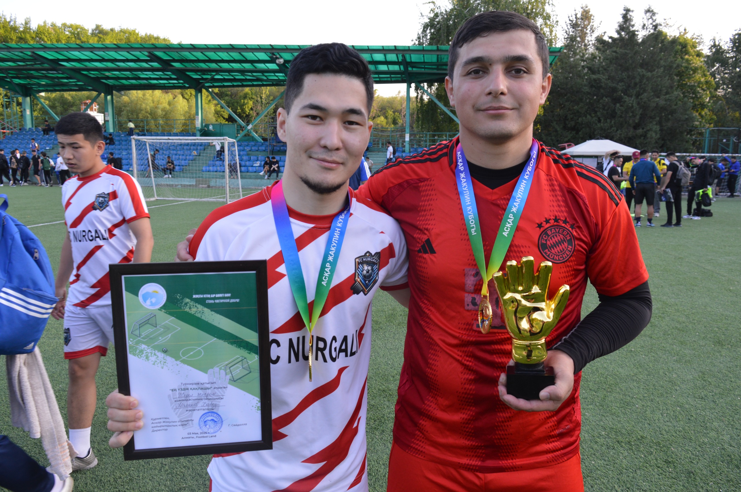 Алматы қаласының Жедел жәрдем қызметі Асқар Жакулин атындағы қайырымдылық қоры ұйымдастырған жыл сайынғы шағын футбол турниріне қатысты