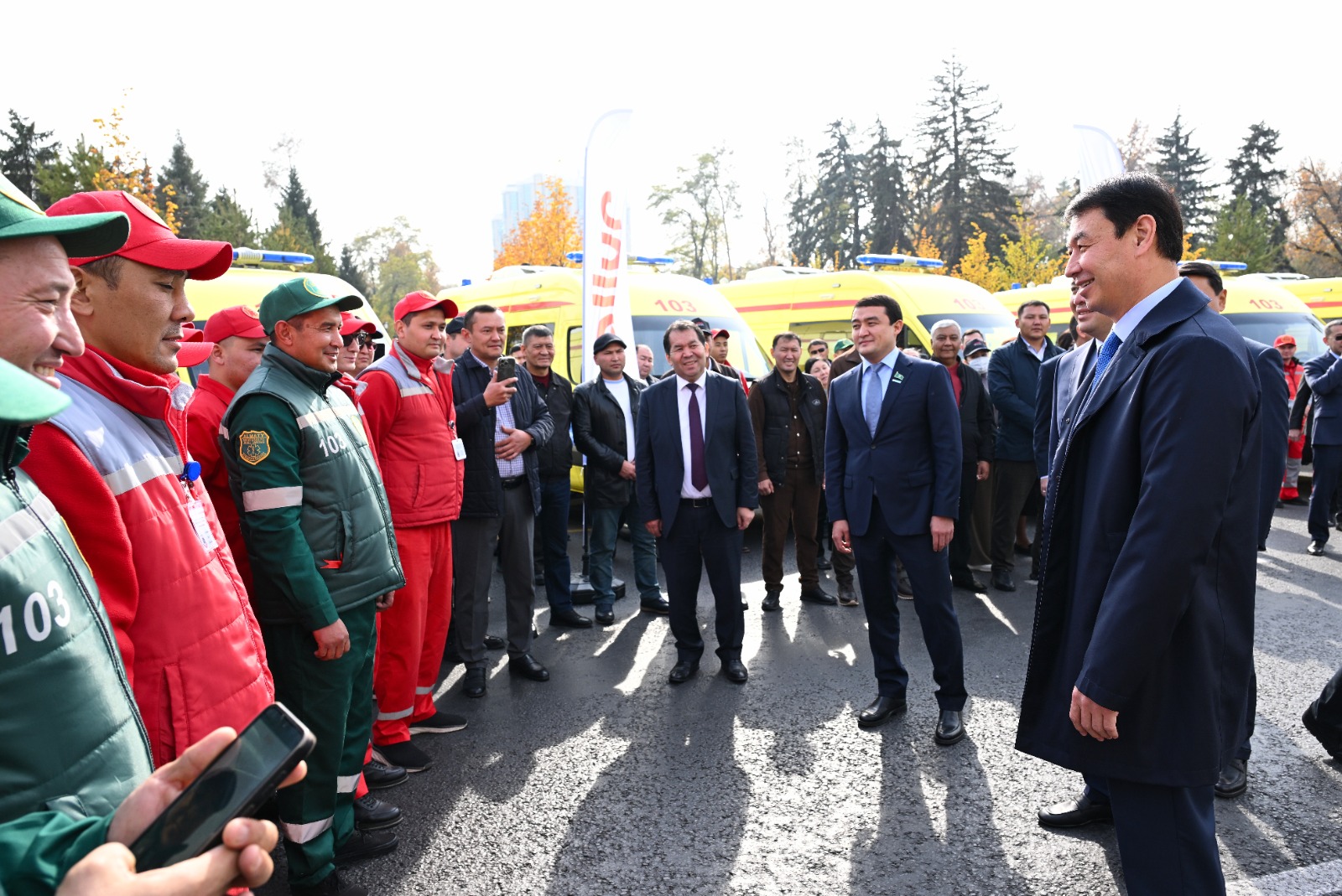 Алматы қаласында жаңа жедел жәрдем қызметтік  автокөліктерінің кілті табысталды.
