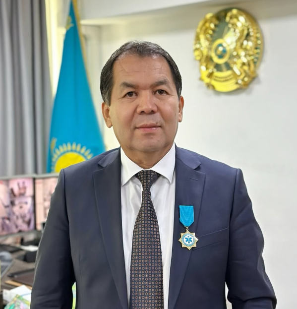 Алматы қаласының Медициналық жедел жәрдем қызметінің директоры Тойбеков Арман Серікбайұлы «Үздік қызметкер» төсбелгісімен марапатталды.