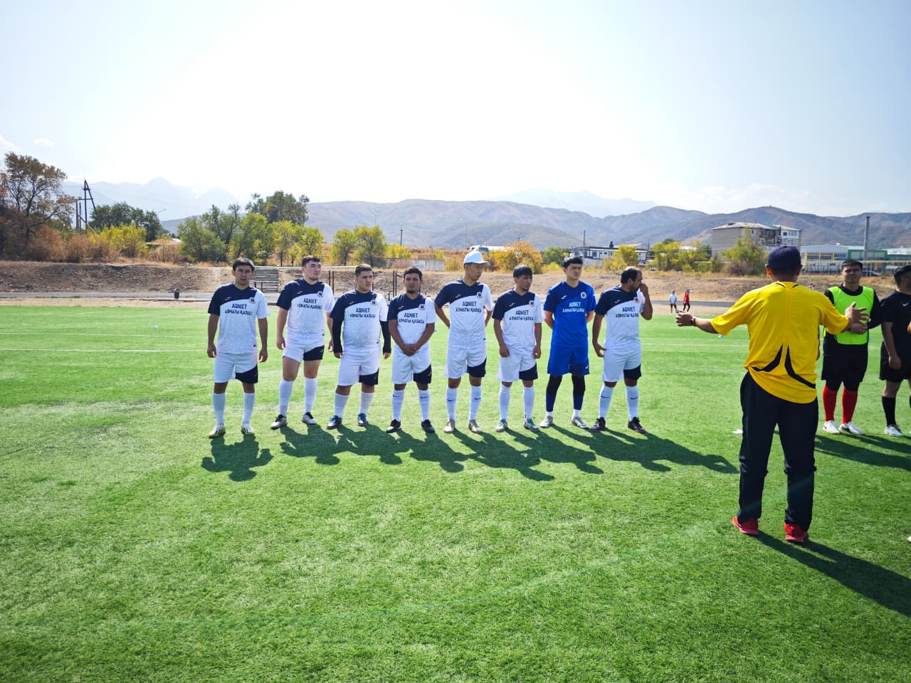 Спорт и достық: Алматыда медицина қызметкерлері арасында «AQNIET» кәсіподағының қолдауымен мини-футбол турнирі өтеді