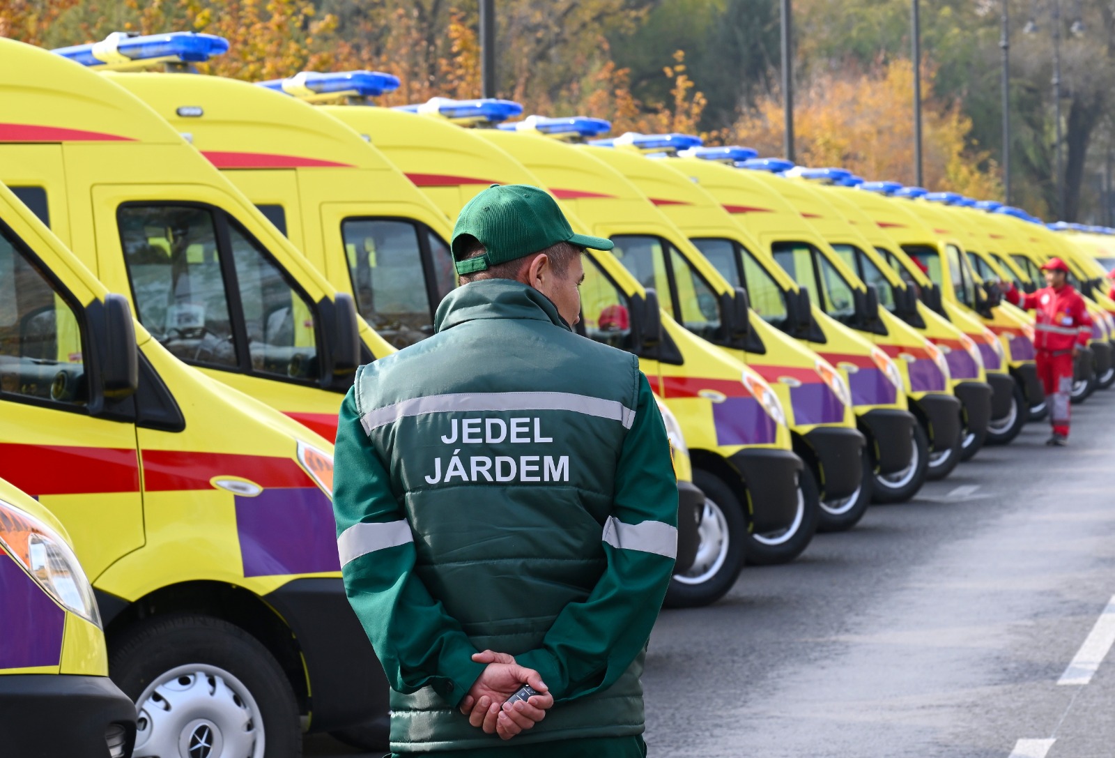 Қызметкерлерге қамқорлық жасау